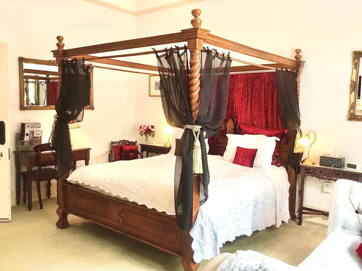 Kurrajong House Bed & Breakfast 4*