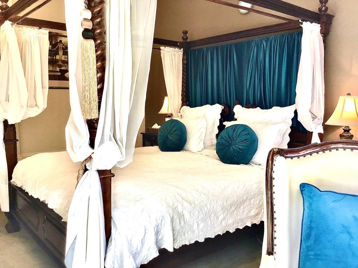 Kurrajong House Bed & Breakfast