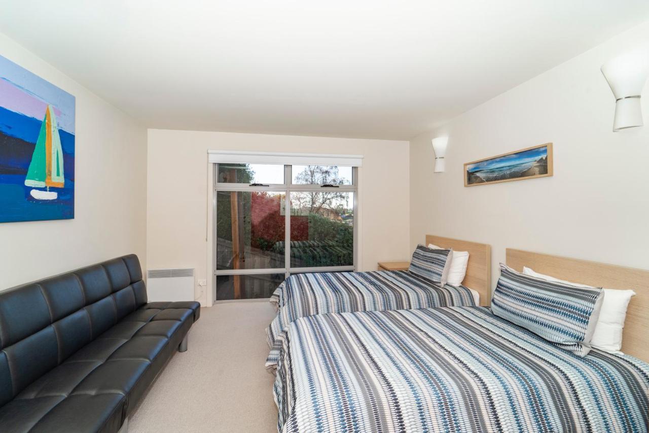 Views Villa Launceston