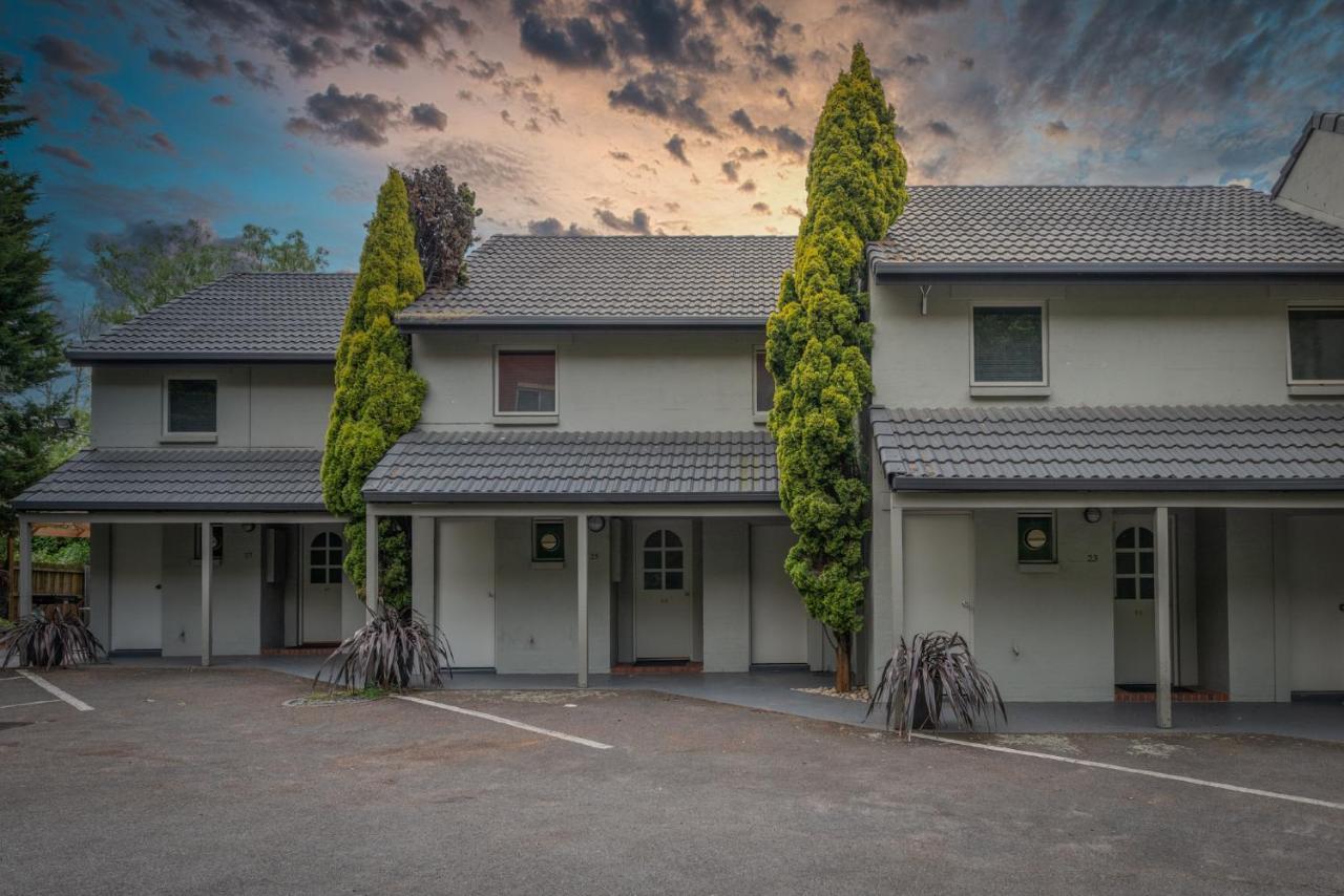 Elphin Serviced Aparthotel 3*