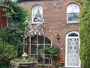 Bed & Breakfast Hero Collection Eleanor 4*