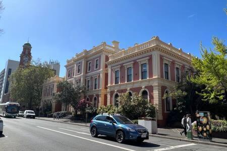 Renovated Near Cataract Gorge Holiday home