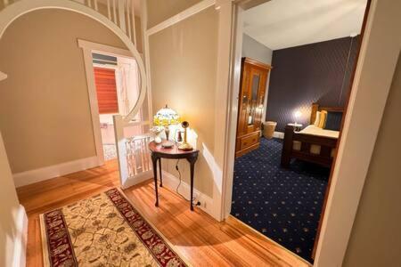 Renovated Near Cataract Gorge * Launceston