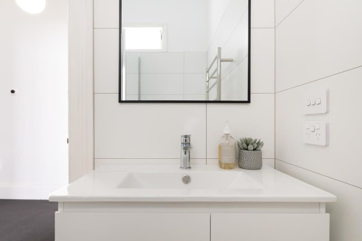 Everything Need On Elphin Apartment