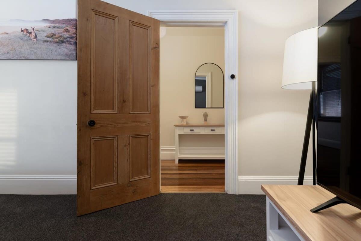 Classic Cottage: Near Cbd Hospital & Parking Holiday home *