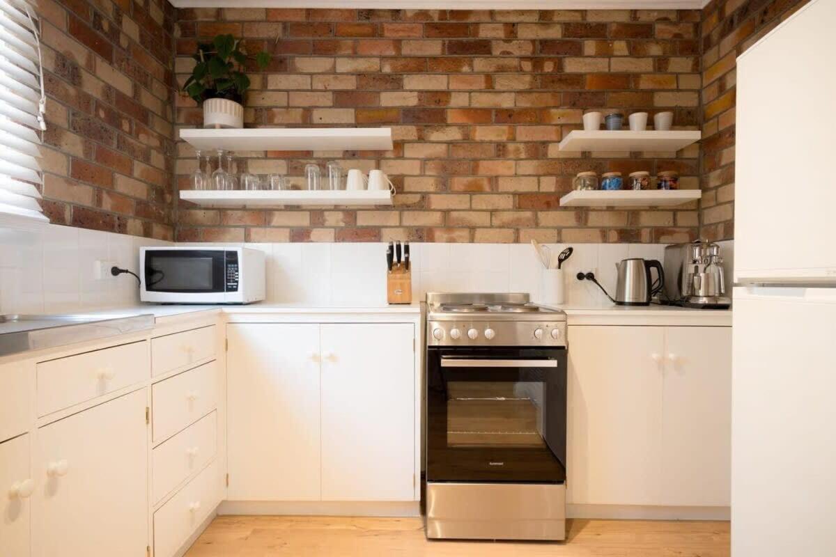 Apartment Comfort: Near Hospital & With Parking Launceston