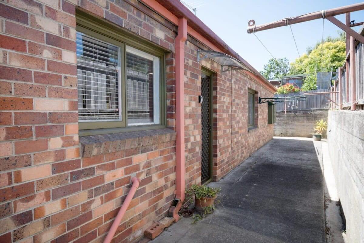 Apartment Comfort: Near Hospital & With Parking