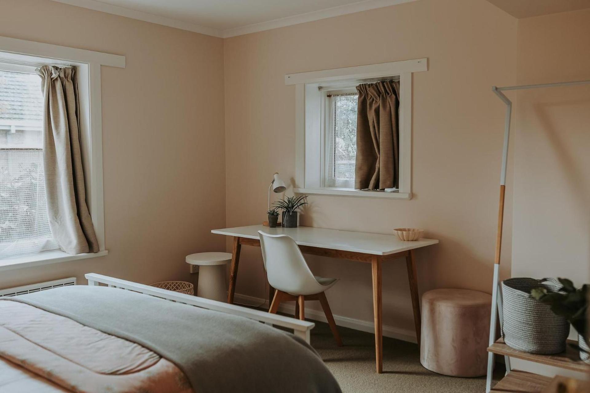 Vibrant Dual Retreat Vagabond S Rest Rose Gold Hideaway Holiday home *