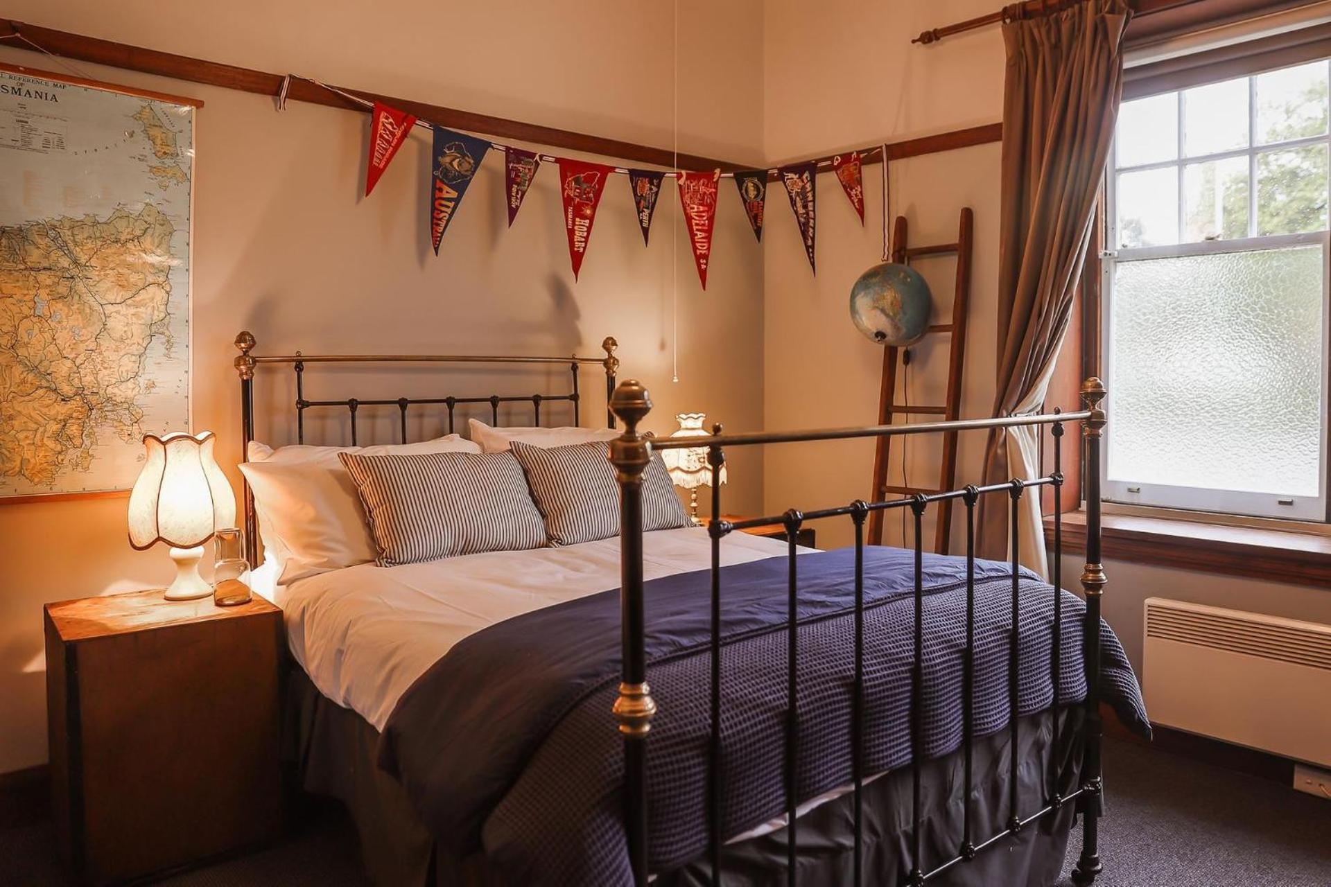 Vibrant Dual Retreat Vagabond S Rest Rose Gold Hideaway