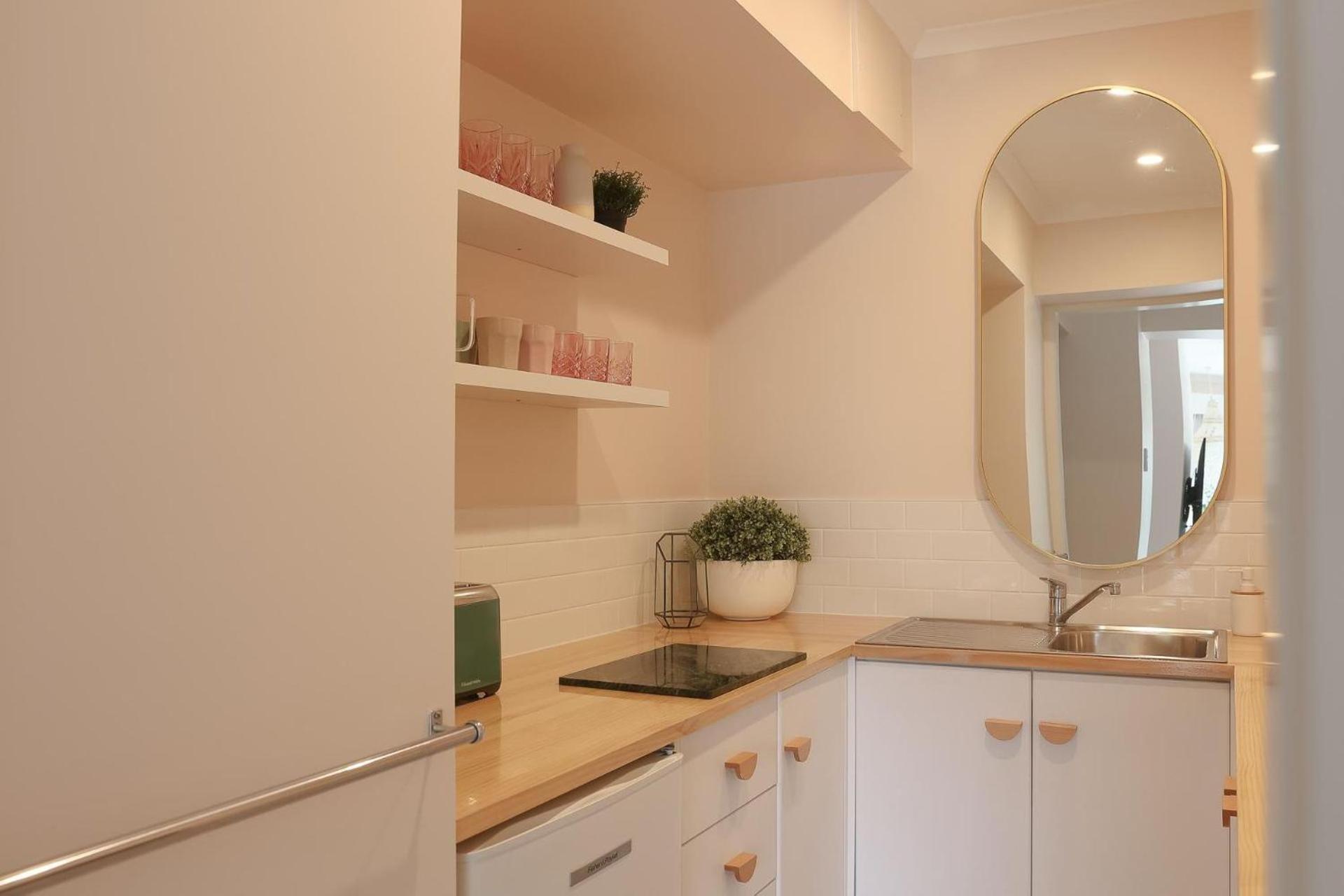 Holiday home Vibrant Dual Retreat Vagabond S Rest Rose Gold Hideaway
