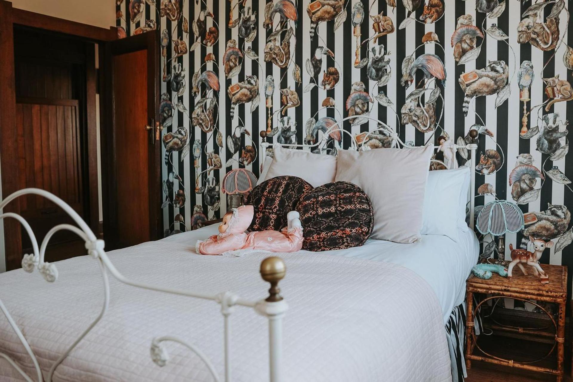 Vibrant Dual Retreat Vagabond S Rest Rose Gold Hideaway Holiday home Launceston