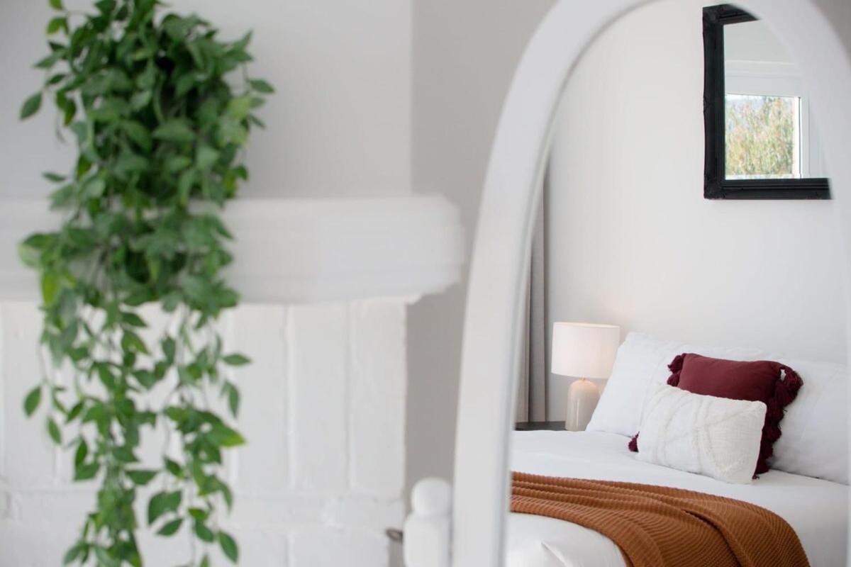 Escape - Stylish With Views * Launceston