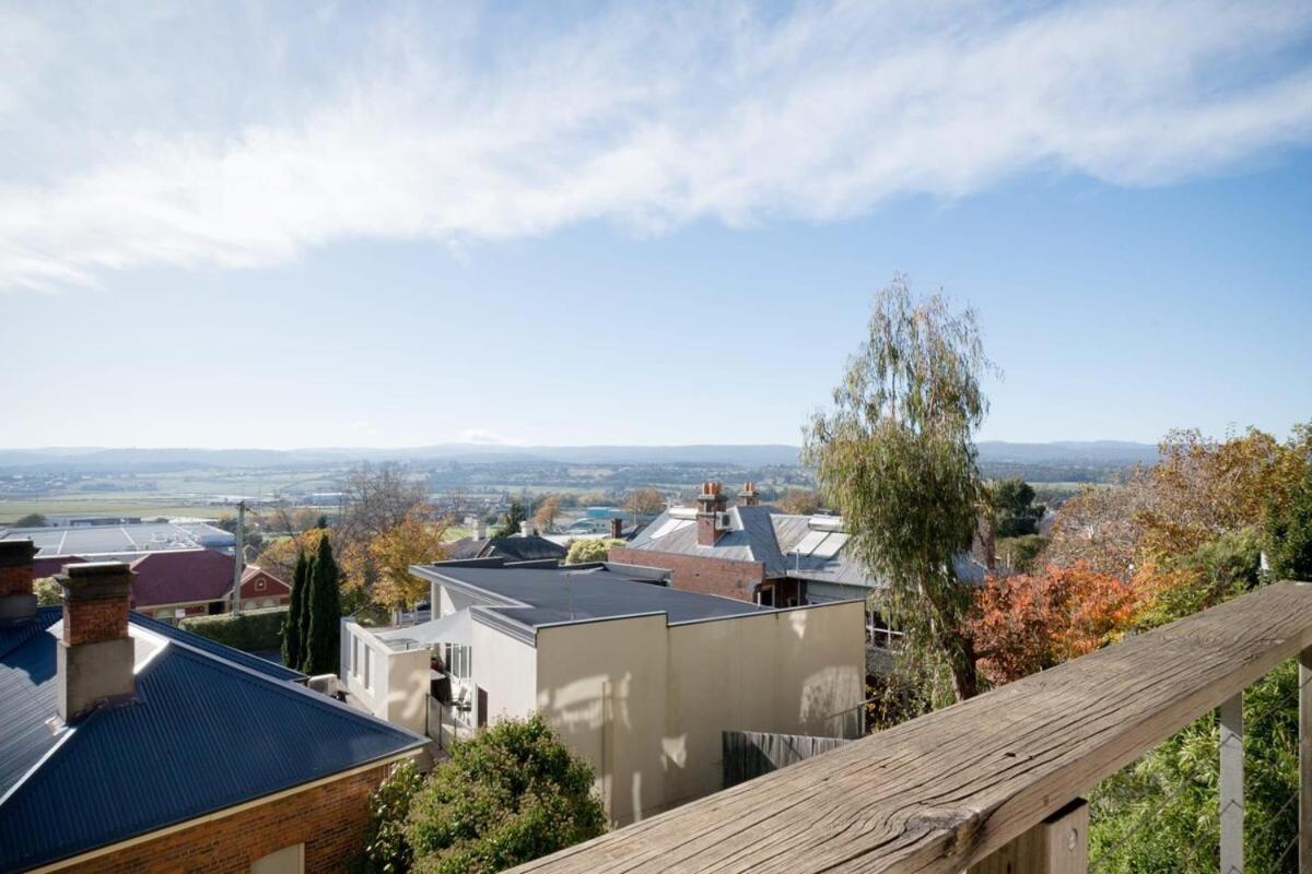 Escape - Stylish With Views Apartment