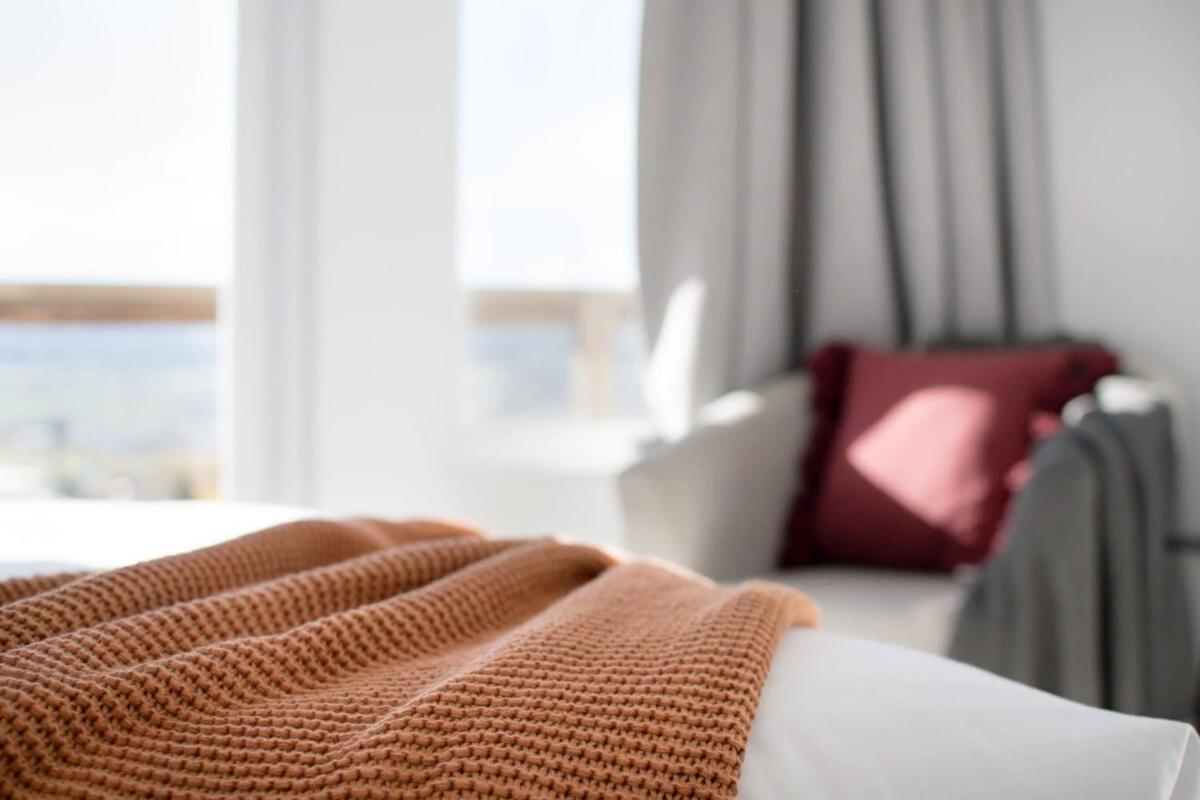 Apartment Escape - Stylish With Views *