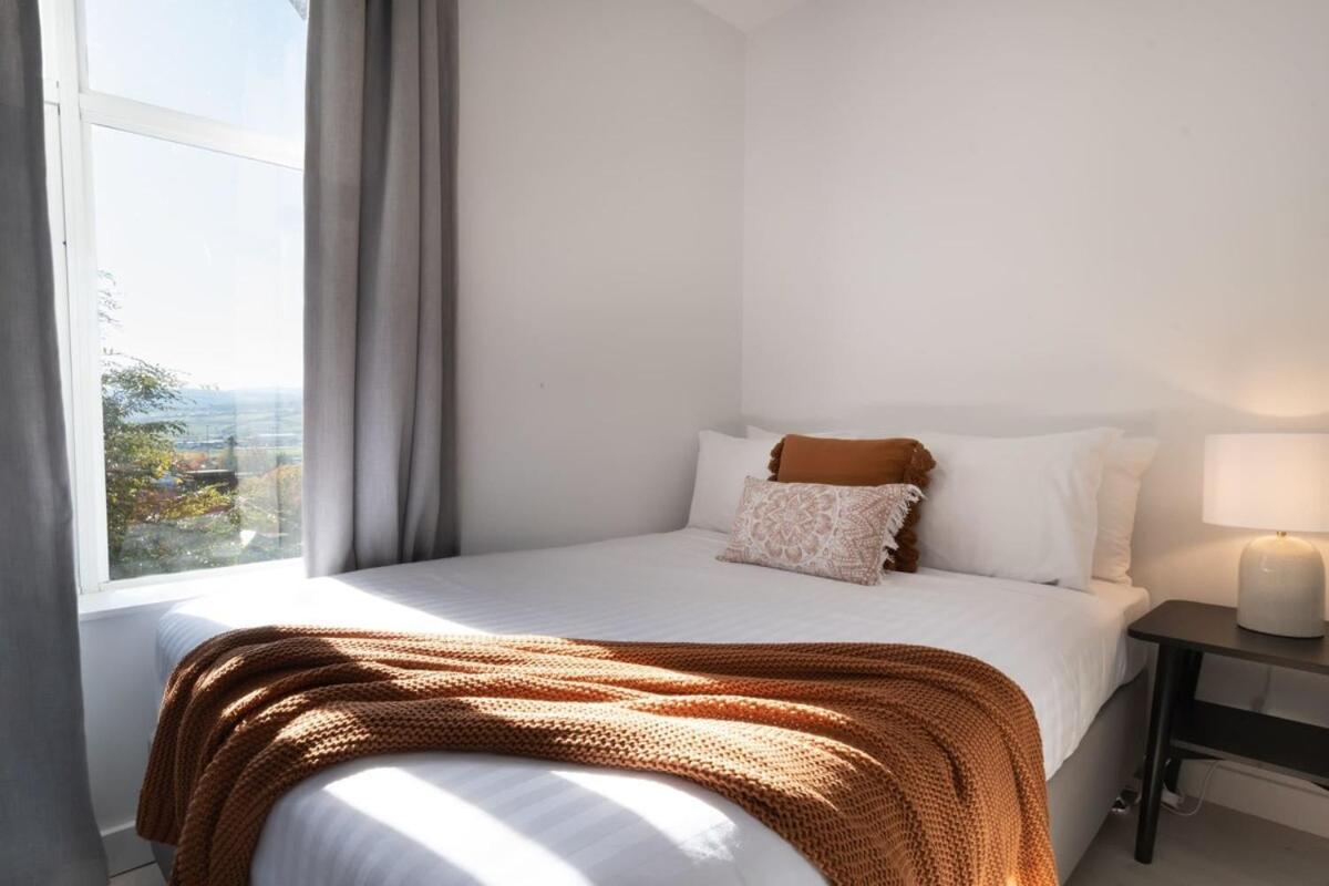 Apartment Escape - Stylish With Views *