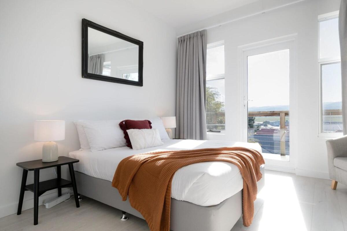 Escape - Stylish With Views Launceston