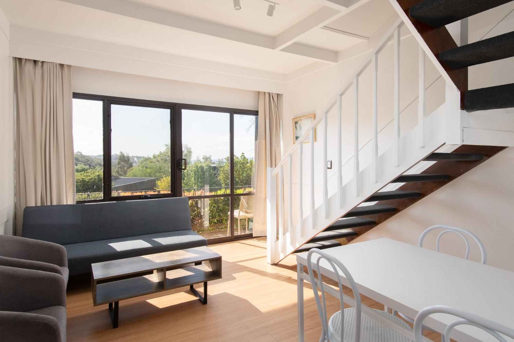 Village Family Motor Apartment *
