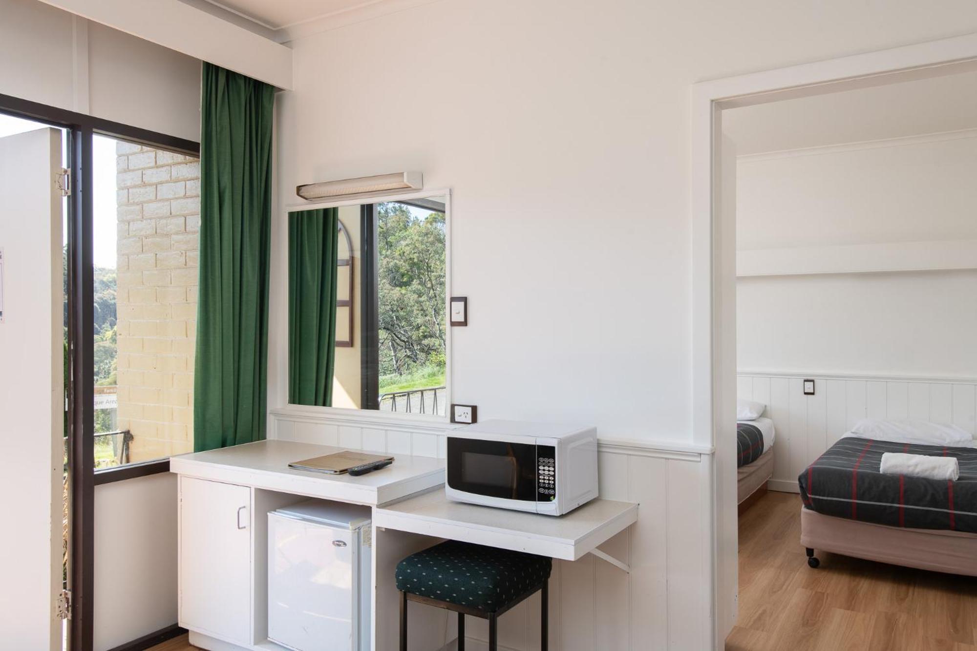 Village Family Motor Apartment Launceston