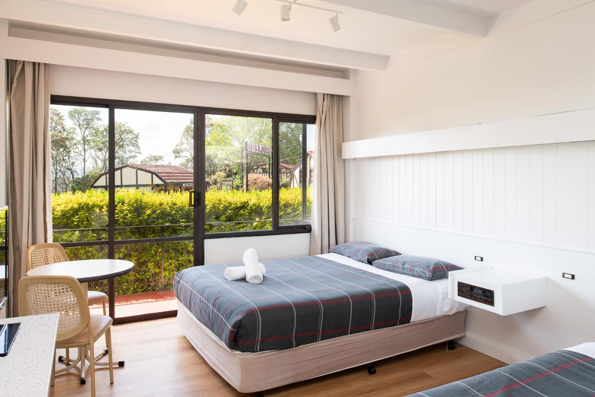 Village Family Motor Apartment *