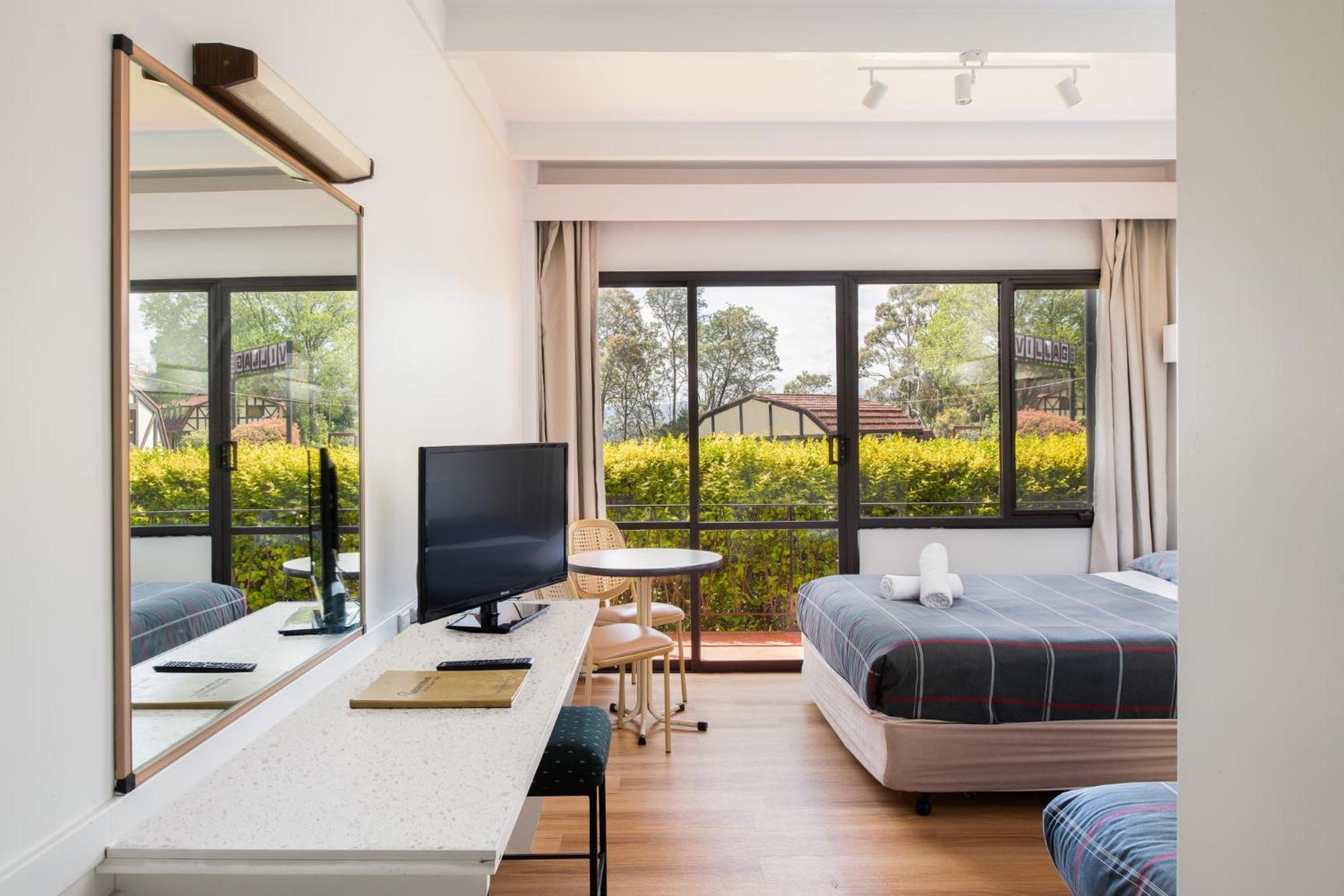 Village Family Motor Apartment Launceston