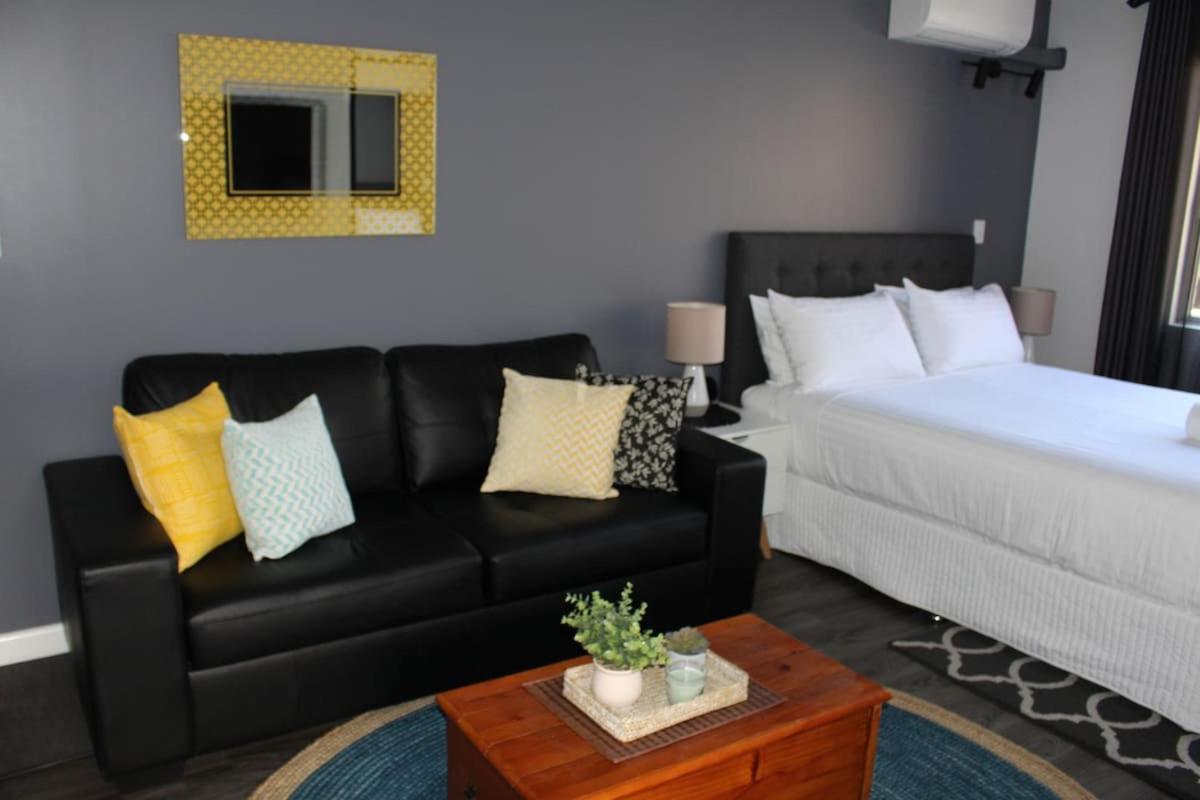 Apartment 23 - Pad With Free Parking *