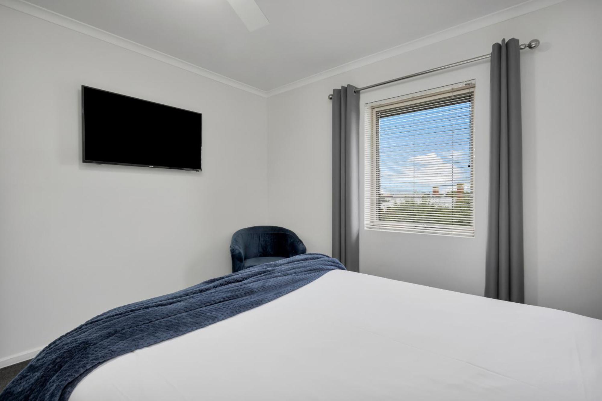 Elphin Serviced Aparthotel