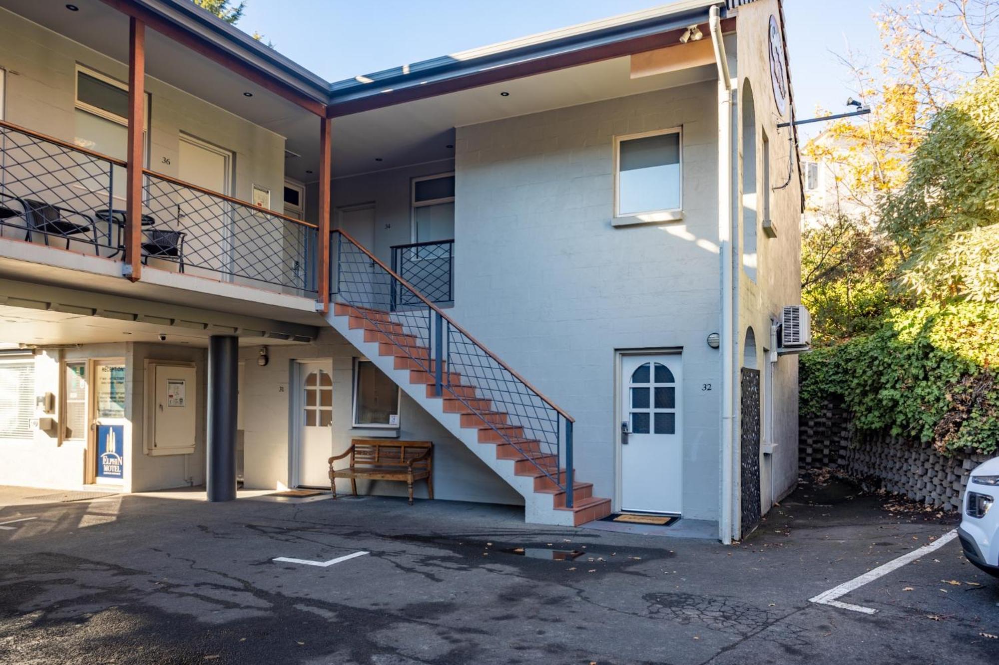 Elphin Serviced Aparthotel