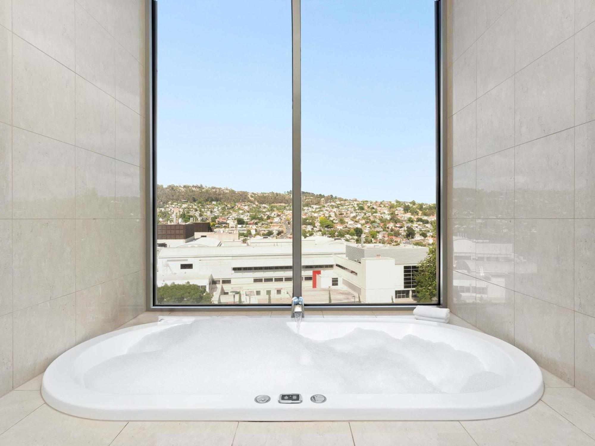 Hotel Mantra Charles 4*