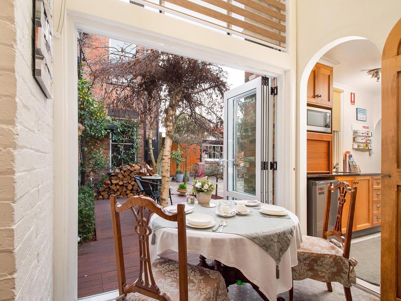 Bed & Breakfast Hero Collection Eleanor 4*