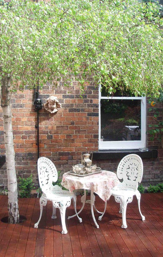 Bed & Breakfast Hero Collection Eleanor Launceston