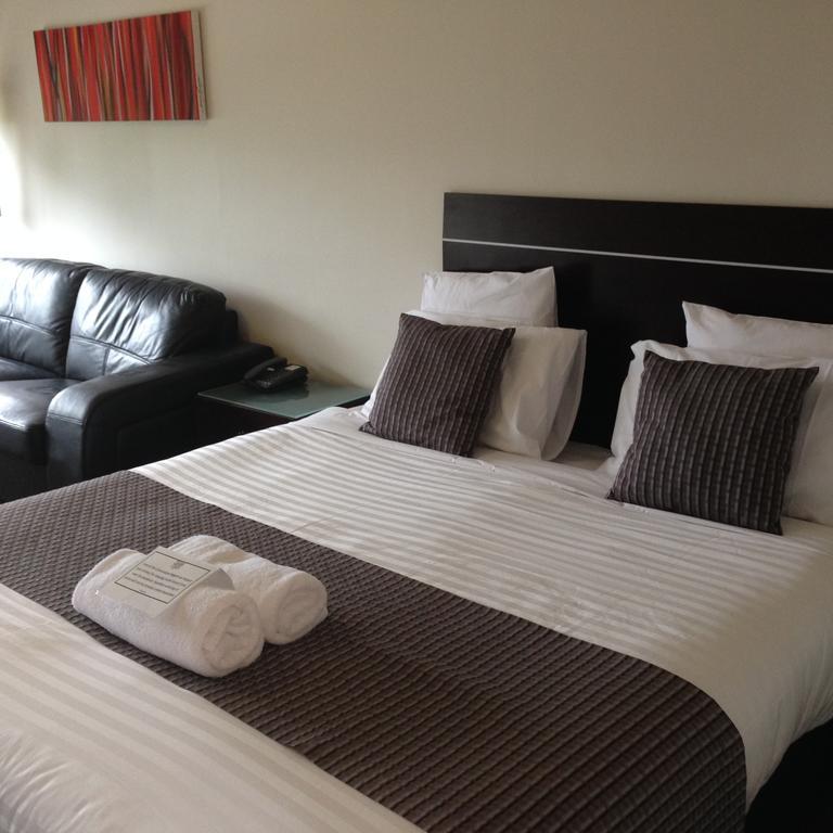 Commodore Regent Motel 4*