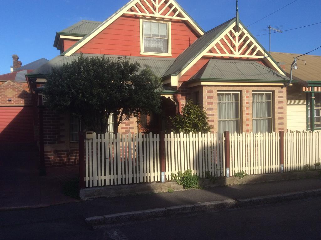 Townhouse Walking Distance To