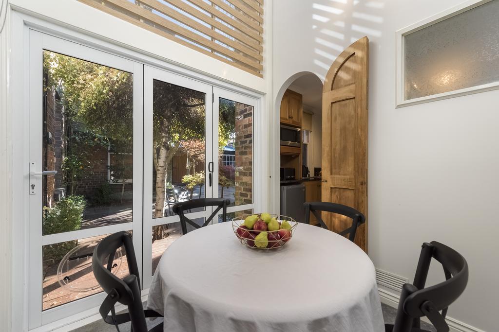 Bed & Breakfast Hero Collection Eleanor Launceston