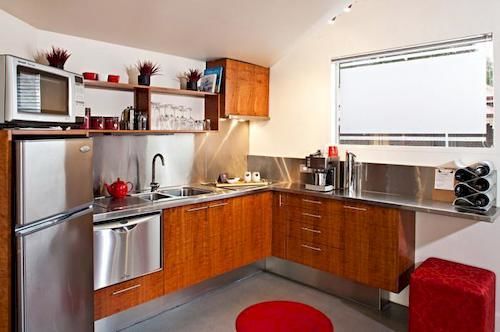 Twofourtwo Boutique 4*