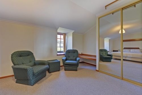 Village Family Motor Apartment *