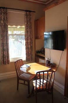 Bed & Breakfast Turret House 4*