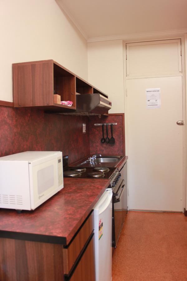 Apartment Village Family Motor *