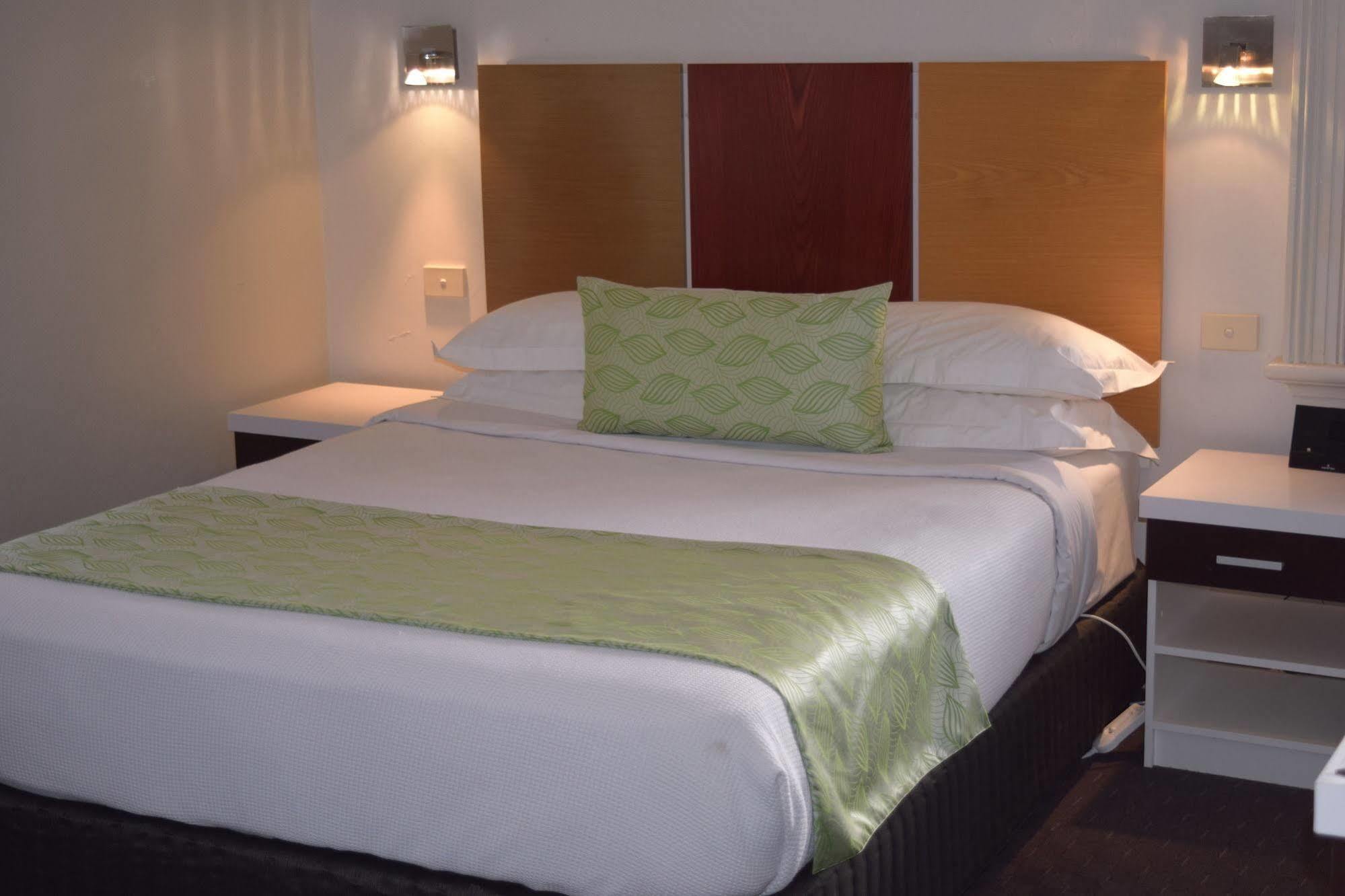 Auldington Hotel