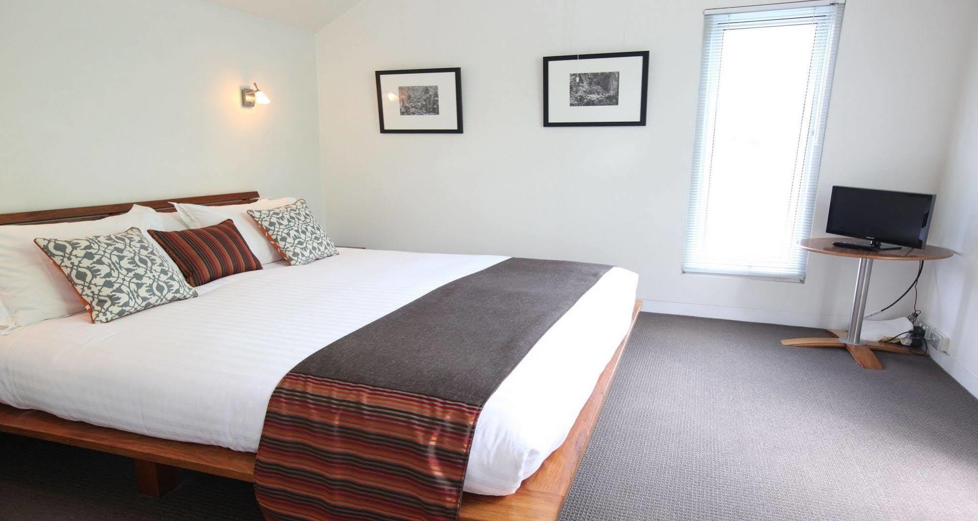 Twofourtwo Boutique Aparthotel Launceston