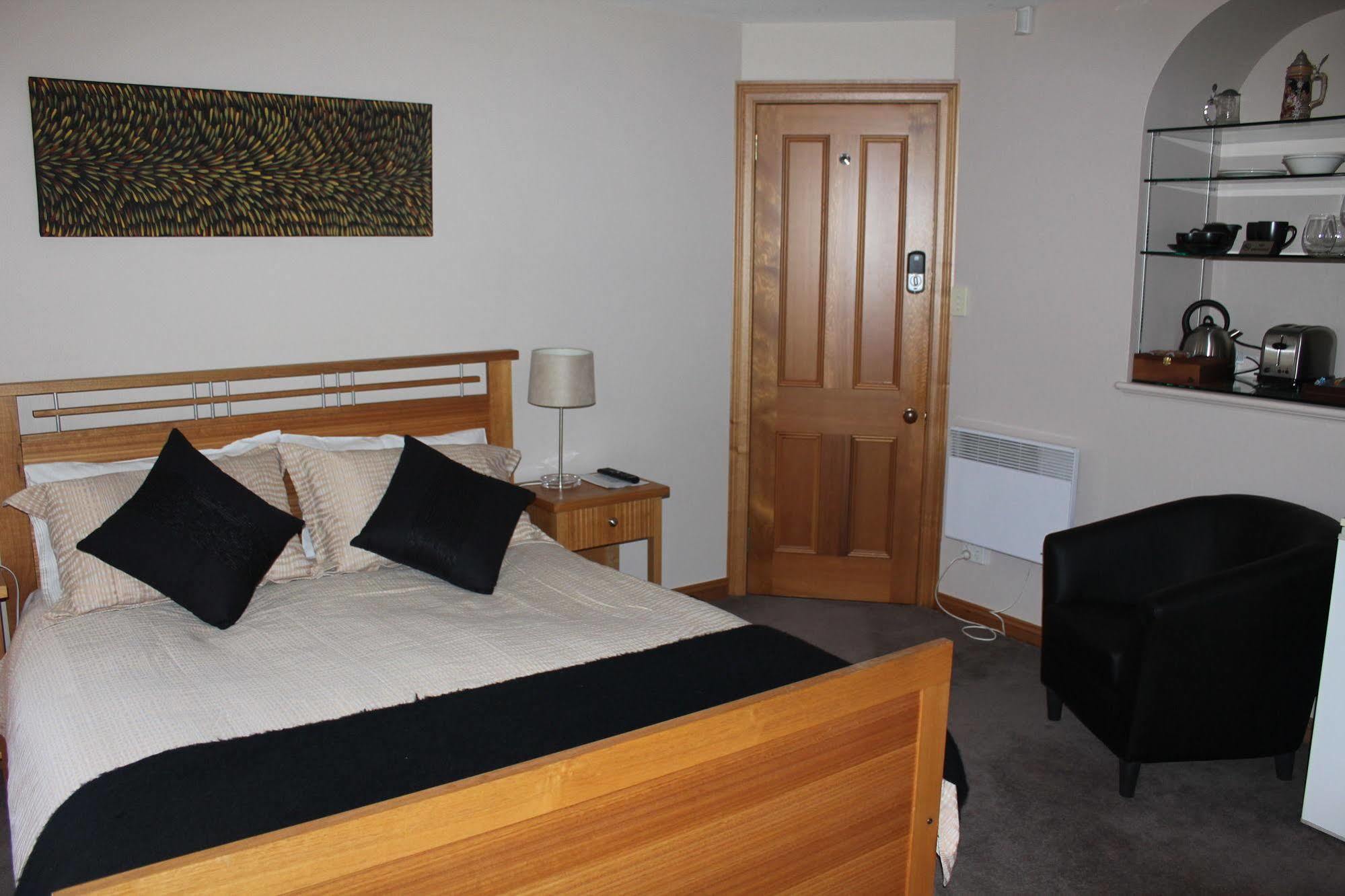 Bed & Breakfast Turret House 4*