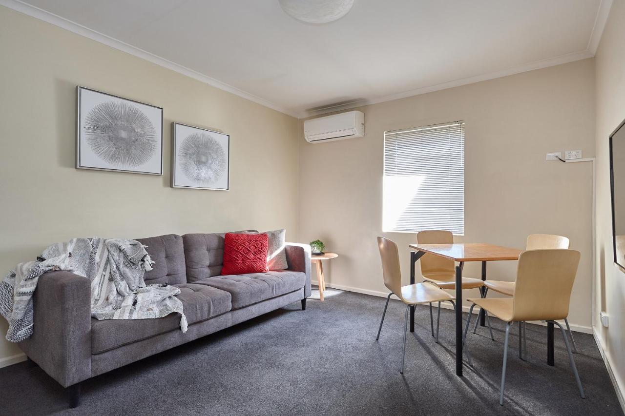 Elphin Serviced Aparthotel 3*