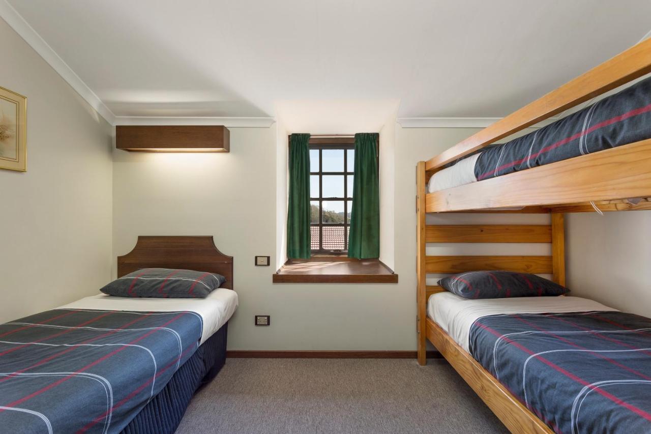 Village Family Motor Apartment *