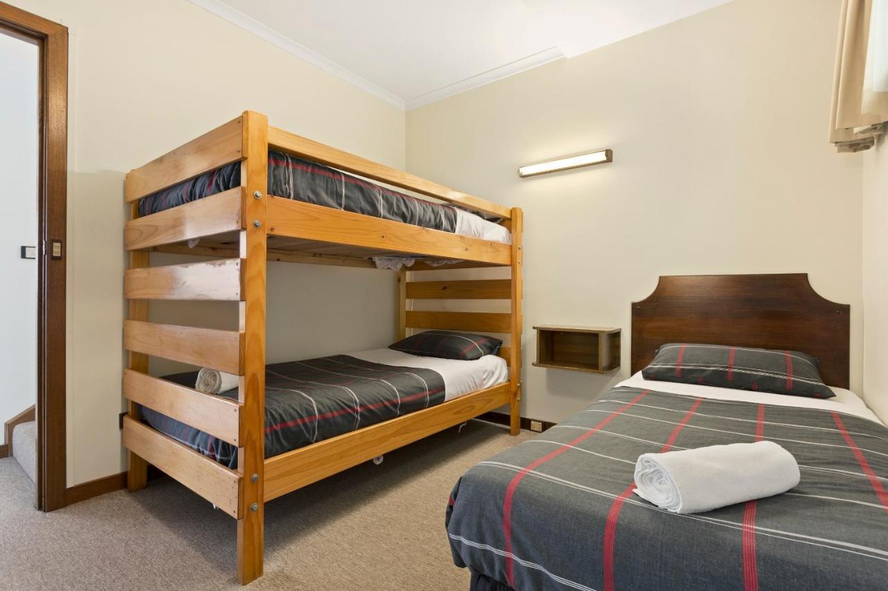 Village Family Motor Apartment