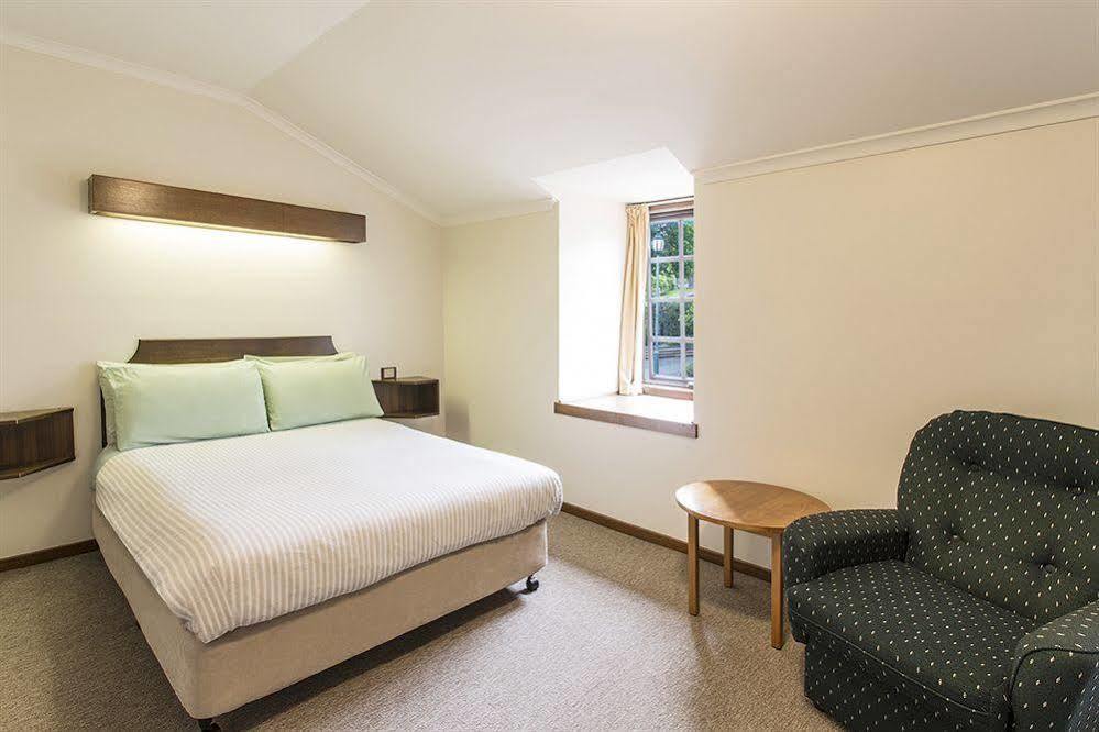Village Family Motor Apartment Launceston
